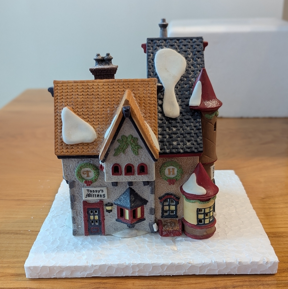 Department 56 North Pole Series, Tassy's Mittens & Hassel's Woolies